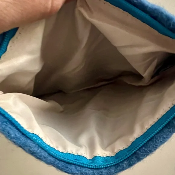 BNB 100%Wool made in Nepal, Elephant Purse. Great for vacation, unique look. - Picture 4 of 7